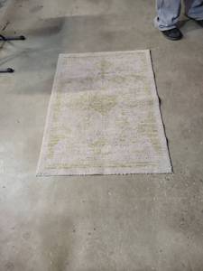 lot 5029 image: Contemporary White Area Rug