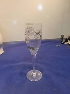 lot 5042 image: Hand Painted Floral Wine Glass