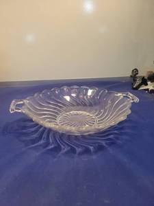 lot 5067 image: Clear Glass Scalloped Shell Dish