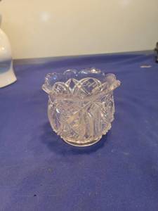 lot 5074 image: Cut Glass Crystal vase
