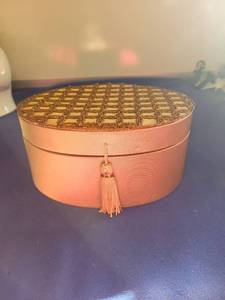 lot 5089 image: Pink Round Jewelry Box with Tassel