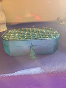 lot 5090 image: Decorative Teal Jewelry Box with Tassel