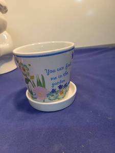 lot 5093 image: Garden Theme Ceramic Planter with Saucer