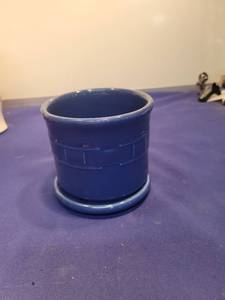 lot 5094 image: Longaberger Blue Pottery Planter