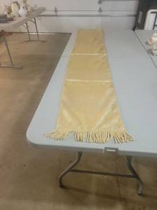 lot 5110 image: Cream Silk Table Runner with Fringe