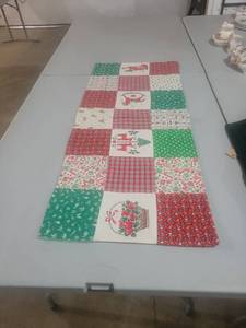 lot 5115 image: Christmas Patchwork Table Runner