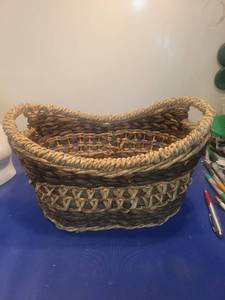 lot 5122 image: Woven Seagrass Storage Basket