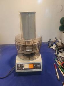 lot 5148 image: General Electric Food Processor untested