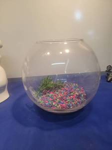 lot 5149 image: Large Round Glass Fish Bowl