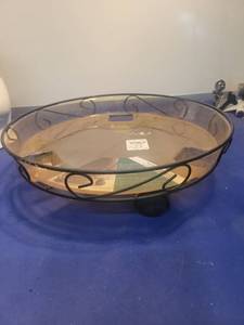lot 5153 image: Decorative Iron Wire Plant Stand with Glass Dish
