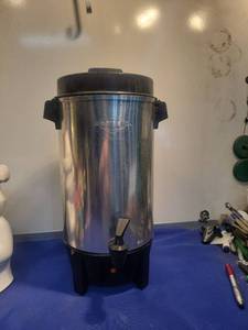 lot 5165 image: West Bend 42-Cup Coffee Maker Urn