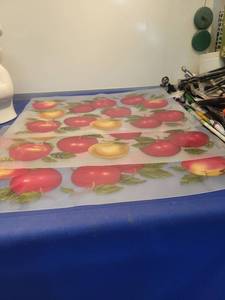 lot 5180 image: Apple Pattern Paper Placemats Set of 3