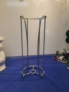 lot 5190 image: Metal coffee cups Display Stand