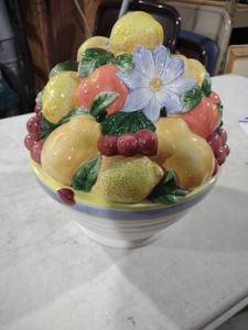 lot 5842 image: Decorative Fruit Bowl with Lemons and Floral Design
