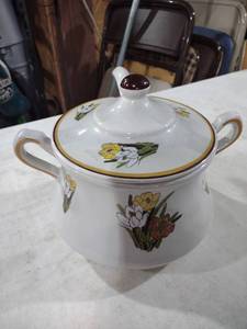 lot 5843 image: Gravy or soup pot with glass ladle