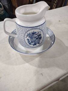 lot 5844 image: Blue and White Fruit Pattern Porcelain bowl and pitcher Set