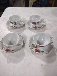 lot 5845 image: Fine Japanese Rose Pattern Tea Cups and Saucers Set