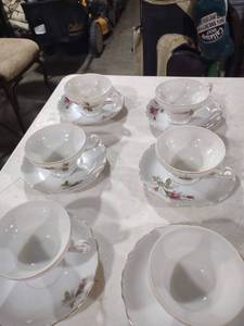 lot 5846 image: Porcelain Tea Cup Set with Rose Pattern