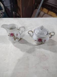 lot 5865 image: Rose Pattern Porcelain Creamer and Sugar Bowl Set