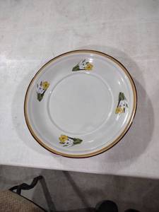 lot 5866 image: White Porcelain Plate with Yellow and White Floral Design