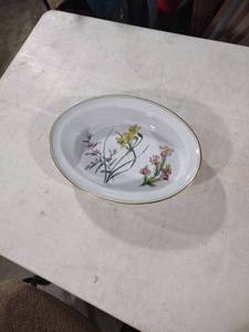 lot 5870 image: Spode Stafford Flowers Oval Serving Bowl