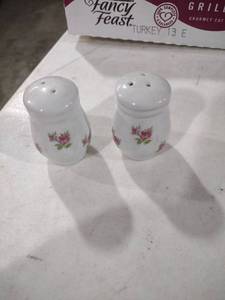 lot 5888 image: Pink Rose Pattern Porcelain Salt and Pepper Shakers