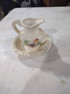 lot 5894 image: Japanese Porcelain Pitcher and Saucer Set
