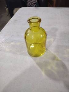 lot 5900 image: Amber Glass Apothecary Bottle