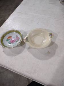 lot 5904 image: Chinese Porcelain Tea Bowls
