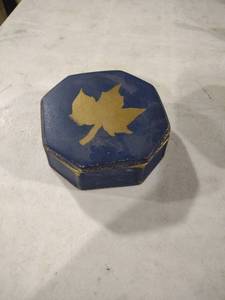 lot 5907 image: Canadian Navy Blue Octagonal  with Gold Maple Leaf