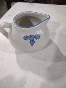 lot 5914 image: White Porcelain Creamer with Blue Floral Design