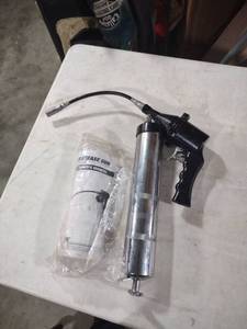 lot 5931 image: Professional Grease Gun with Manual