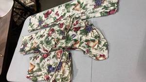 lot 6773 image: Fruit and Floral Pattern six piece set 36 inch