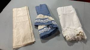lot 6780 image: assorted valances
