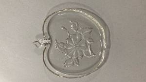 lot 6784 image: Clear Glass Floral Pattern Dessert Plate 8 inch