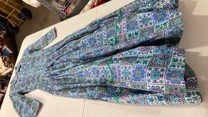 lot 6831 image: Geometric Floral Print Maxi Skirt small size