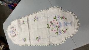 lot 6843 image: Hand Embroidered Linen table runner with isFloral Design