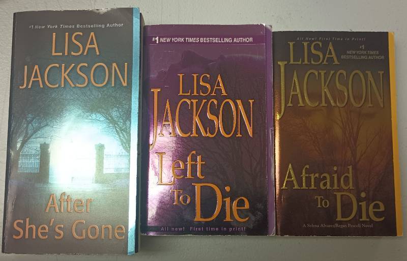 lot 806 image: Lisa Jackson Thriller Collection - 3 Book Set