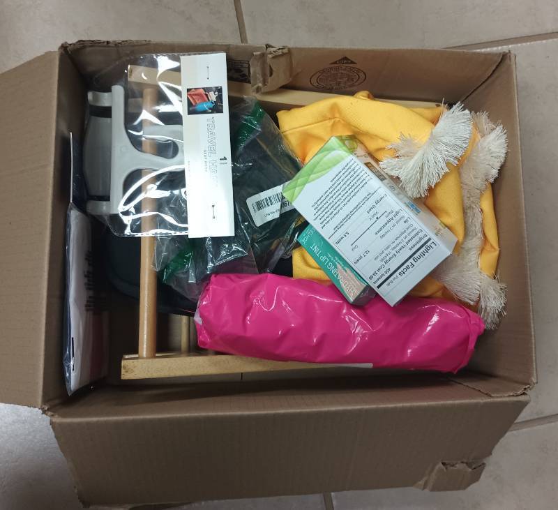 lot 622 image: Small Mixed Lot of Miscellaneous Items - Retail $20
