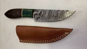 lot 202 image: Handcrafted Damascus Steel Full Tang HuntingFishing Knife with Leather Sheath approx 8.5 inches