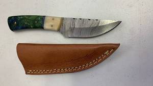 lot 203 image: Handcrafted Damascus Steel Full Tang HuntingFishing Knife with Leather Sheath approx 7.25 inches
