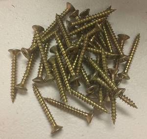 lot 262 image: Brass-Plated Screws 1.5 Inch - Philips (Lot of 38)