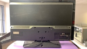 lot 32 image: Sony Bravia KDL-32BX330 32-inch LCD TV no remote tested working ITR80