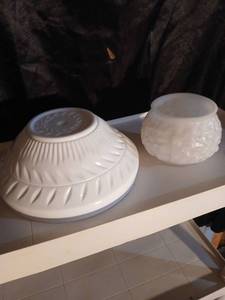 lot 10305 image: White Milk Glass Bowl Set with Leaf Pattern