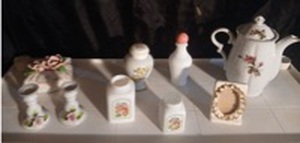 lot 10319 image: Floral Porcelain Tea Set with Picture Frame