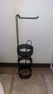 lot 40100 image: Black Metal Mesh Umbrella Stand toilet paper holder