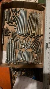 lot 60102 image: Large Lot of Heavy Duty Lag Bolts