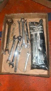 lot 60112 image: Helix Ratcheting Action Wrench Set  plus extras