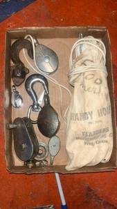 lot 60114 image: Handy Hoist Pulley System by Flanders Manufacturing