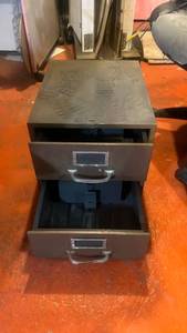 lot 62001 image: Metal 2 File Cabinet drawers